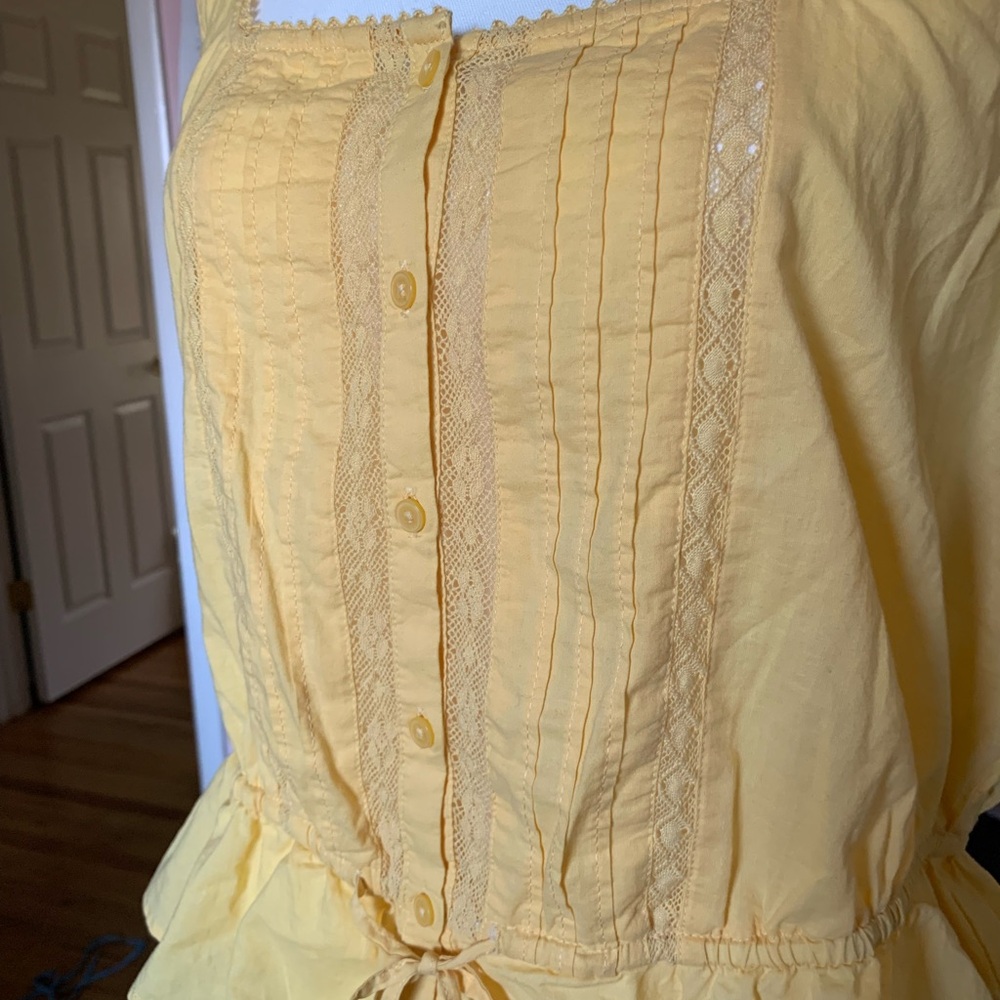 Old Navy Cotton Yellow Lace Tank Top - Picture 2 of 5